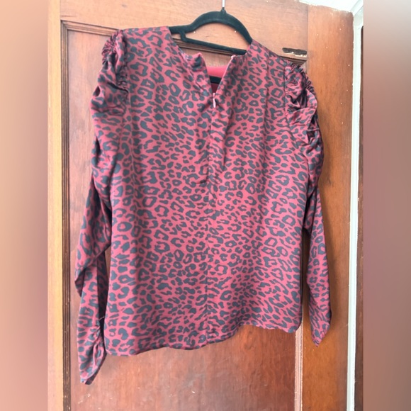 Women’s Gianni Bini Deep Red/Black Animal Print Blouse - Medium - Picture 5 of 5